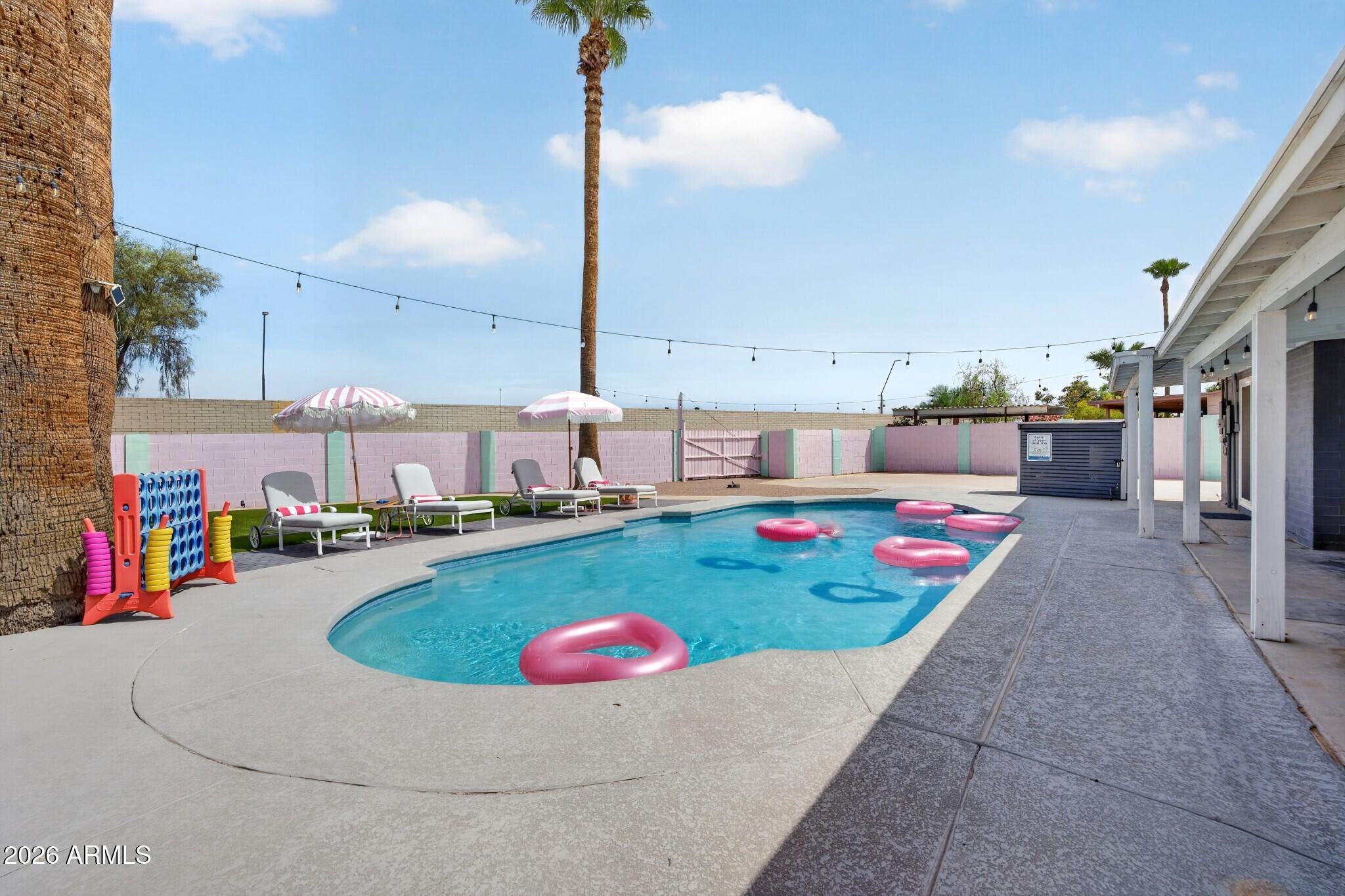 Properties 4 2190 E GREENWAY Drive