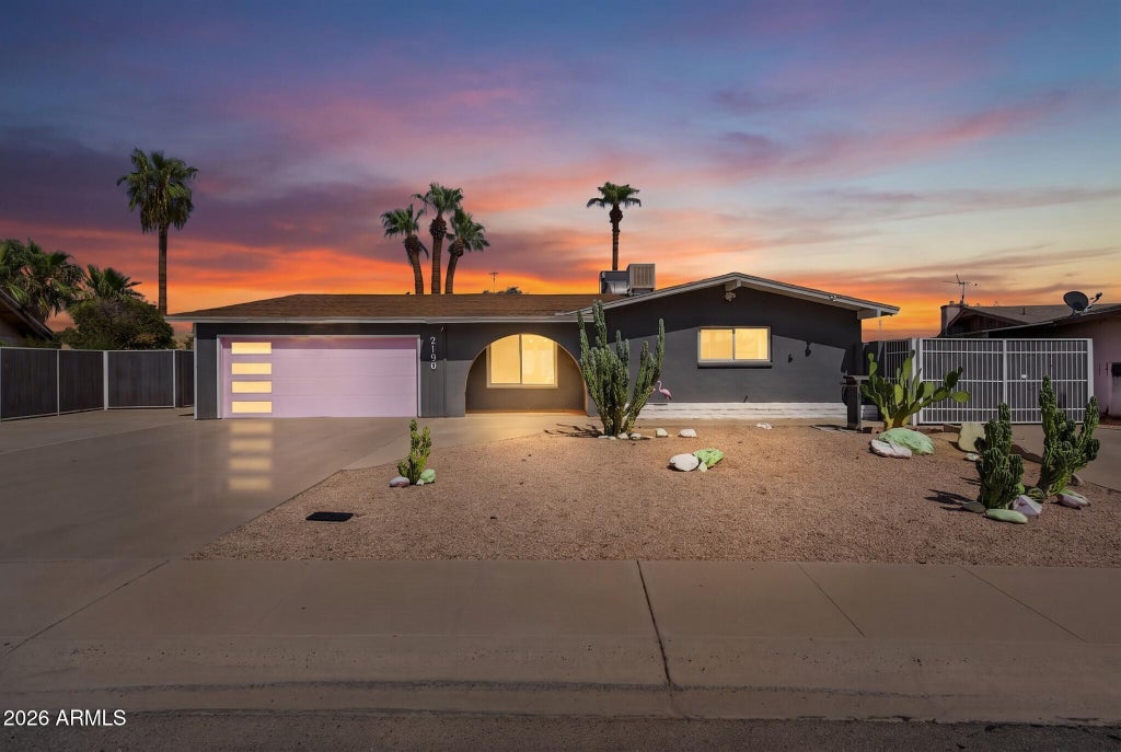 Photo of 2190 E Greenway Drive, Tempe, AZ 85282 (MLS # 7081796)