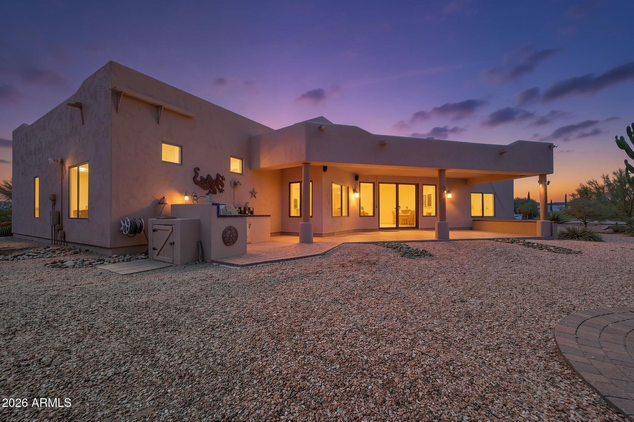 25617 W QUAILS NEST Lane
