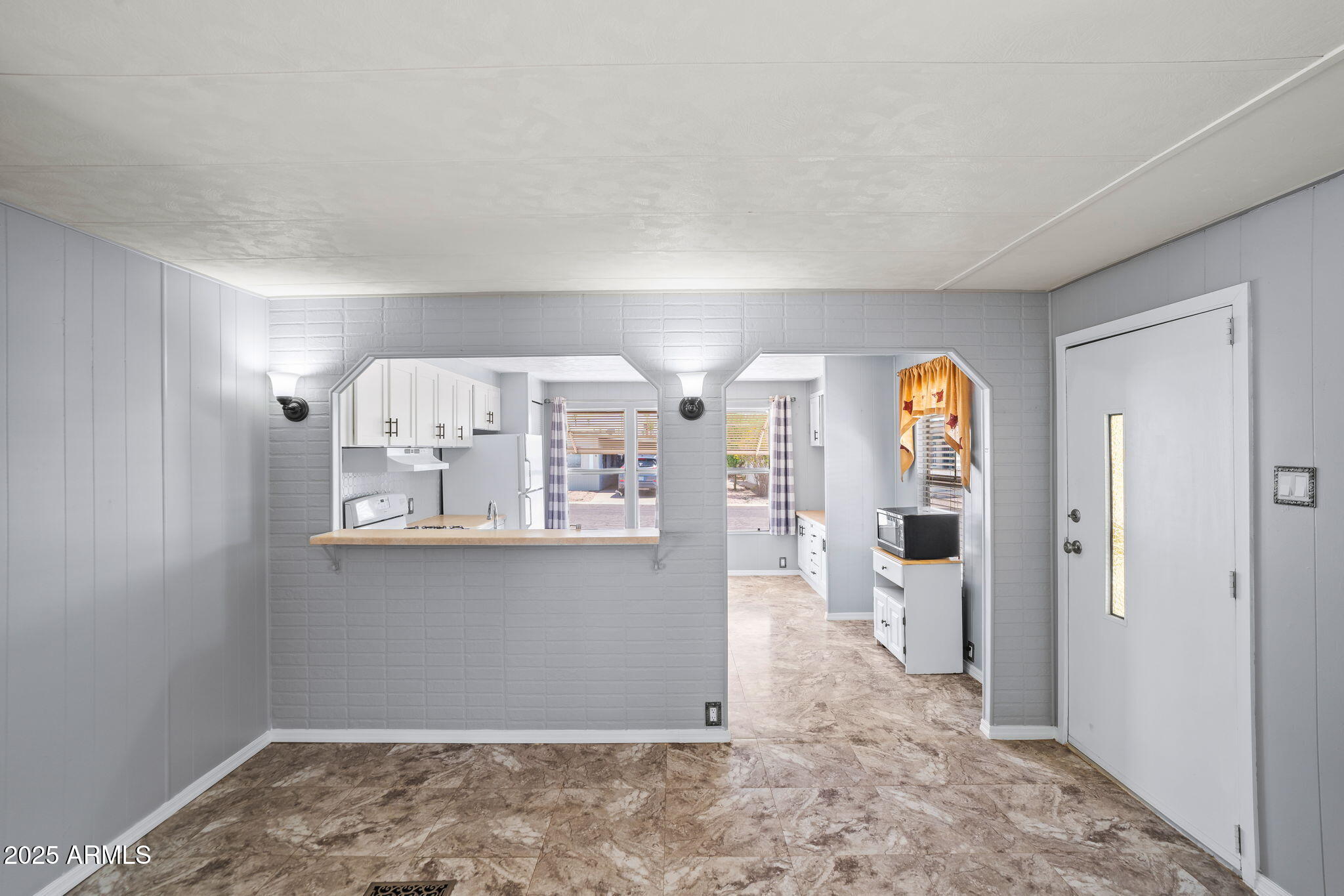 120 N VAL VISTA Drive 202