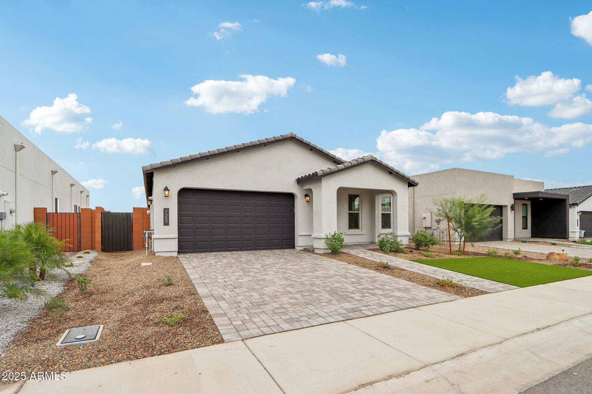 7359 W HEDGE HOG Place