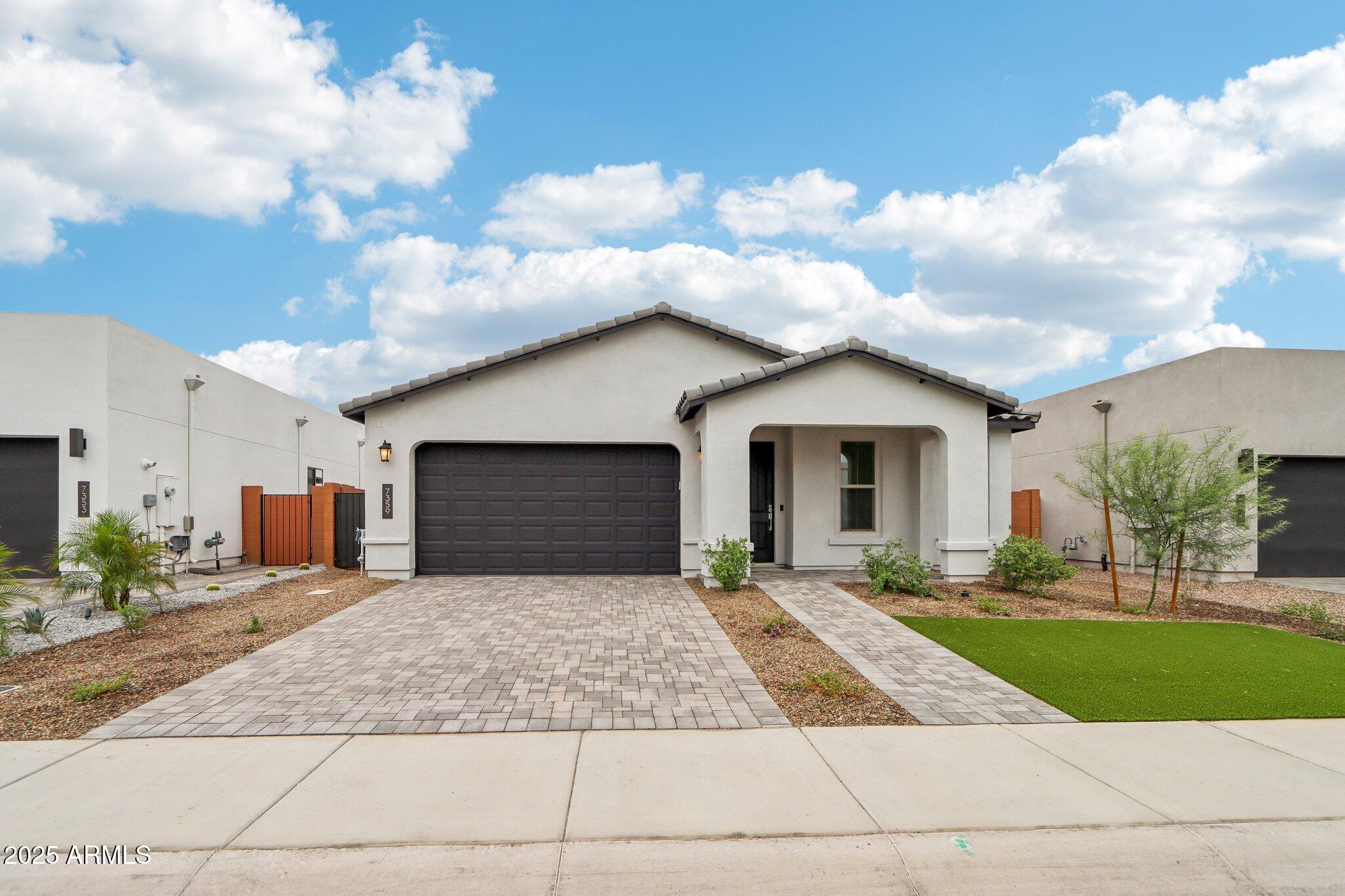 7359 W HEDGE HOG Place