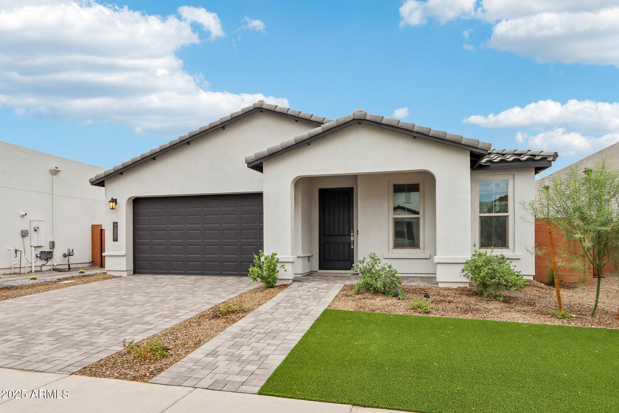 7359 W HEDGE HOG Place