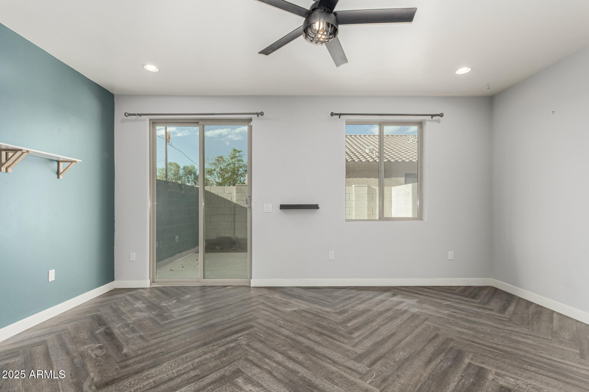 1056 N MILLER Road