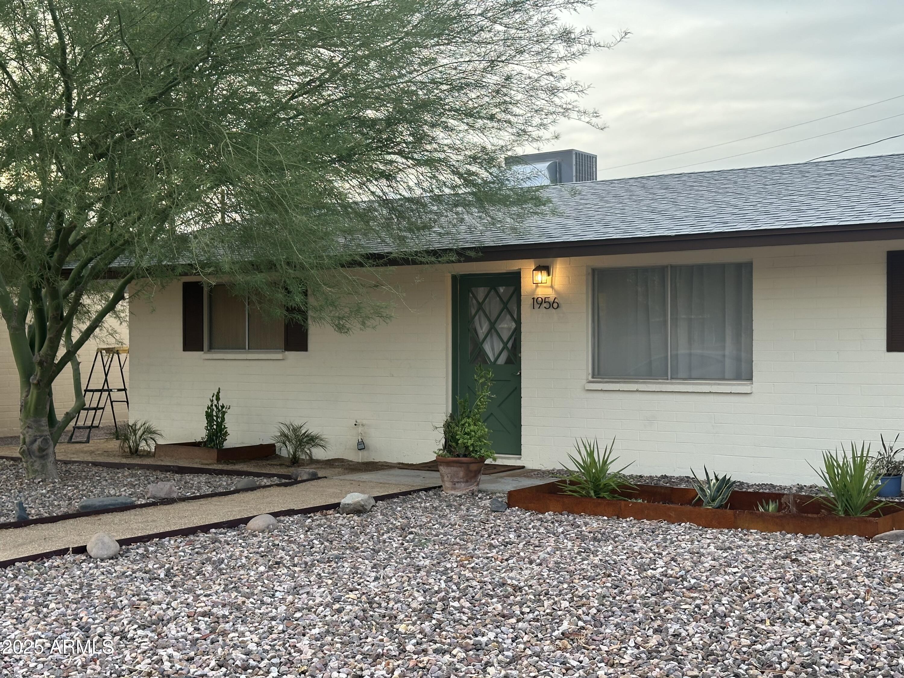 1956 E PALMCROFT Drive