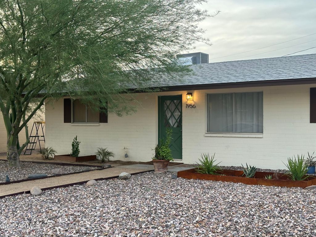 Photo of 1956 E Palmcroft Drive, Tempe, AZ 85282 (MLS # 6907745)
