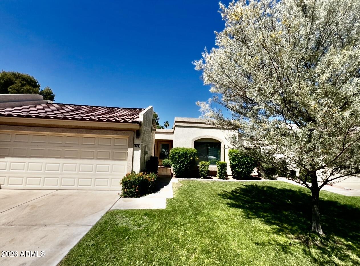 9734 W KERRY Lane