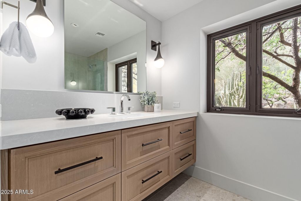 listing image 108
