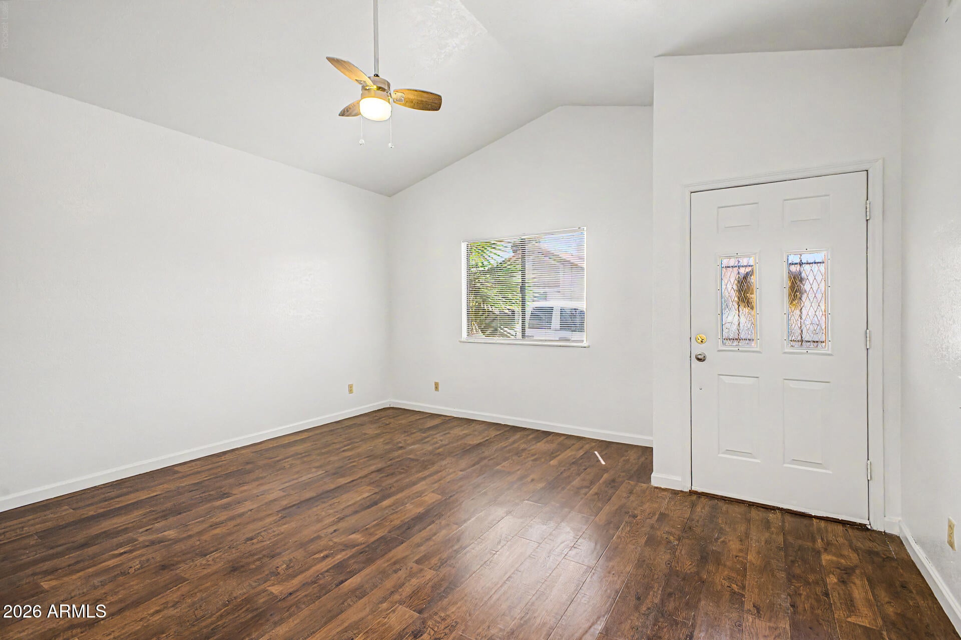 1122 E CHARLESTON Avenue