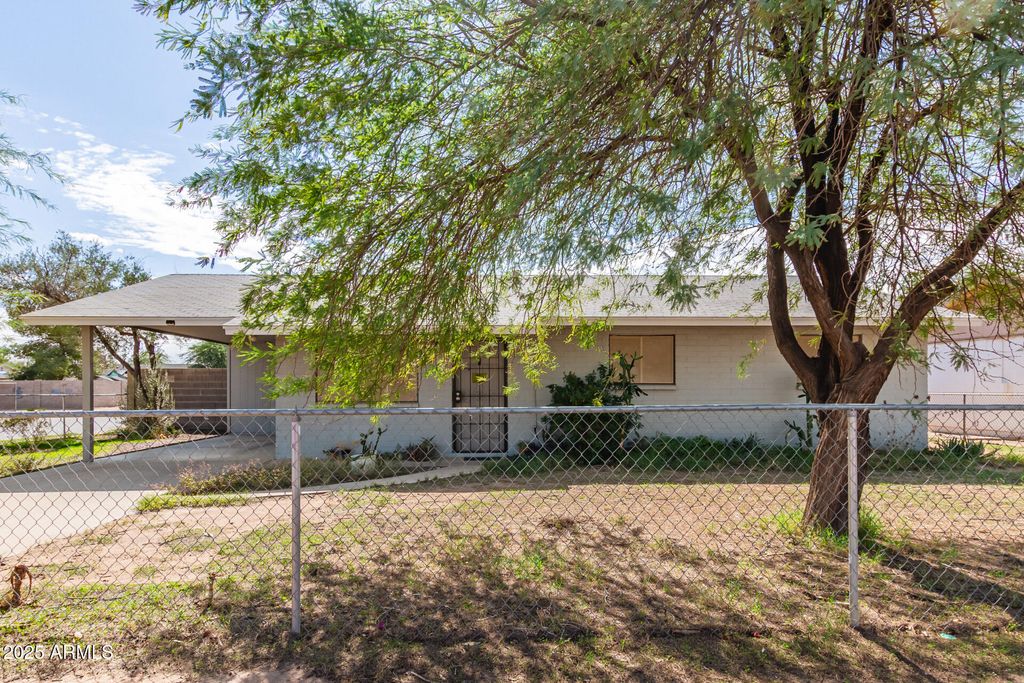 Photo of 1355 W Tulip Place, Casa Grande, AZ 85122 (MLS # 6936875)