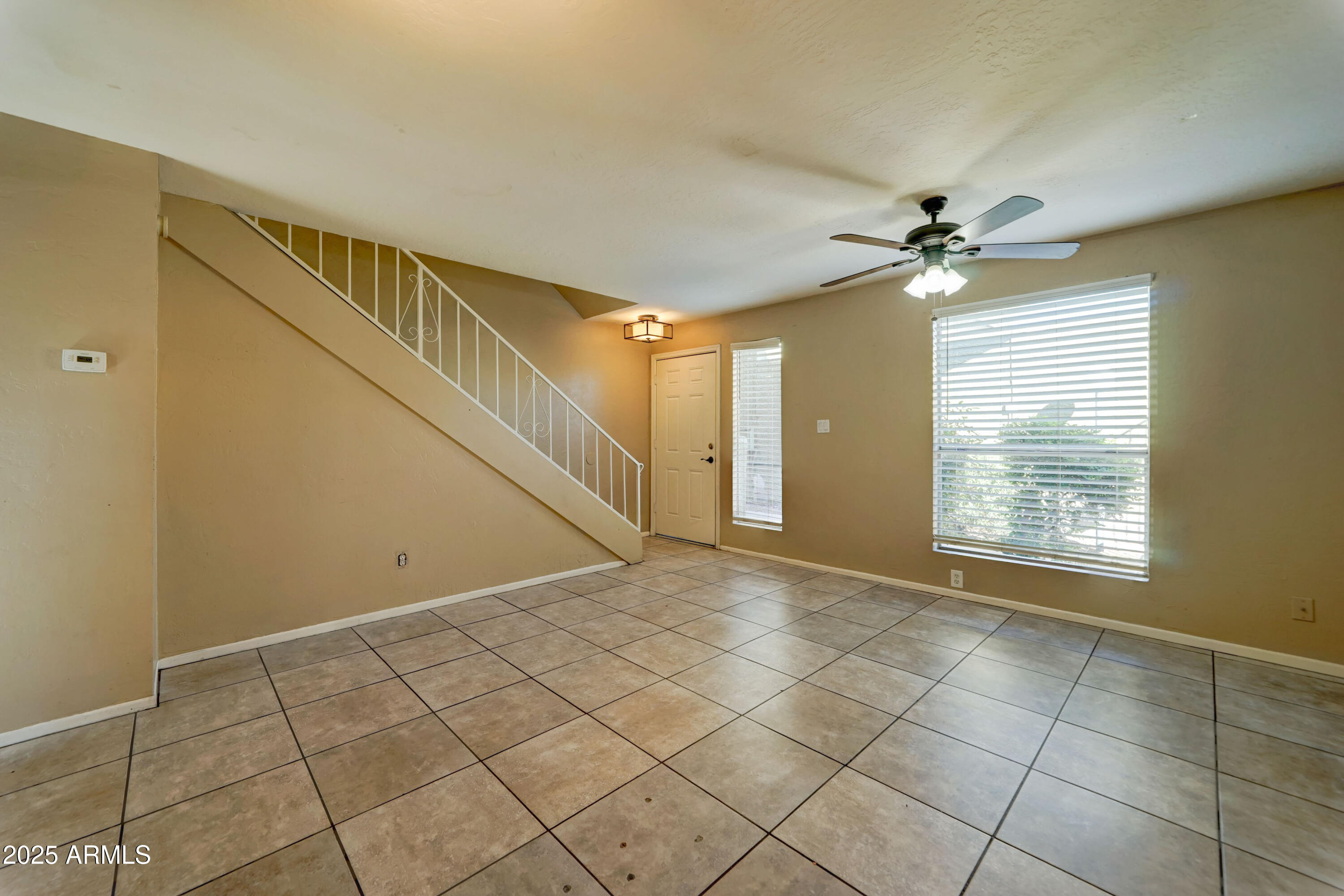 4615 N 39th Avenue 8