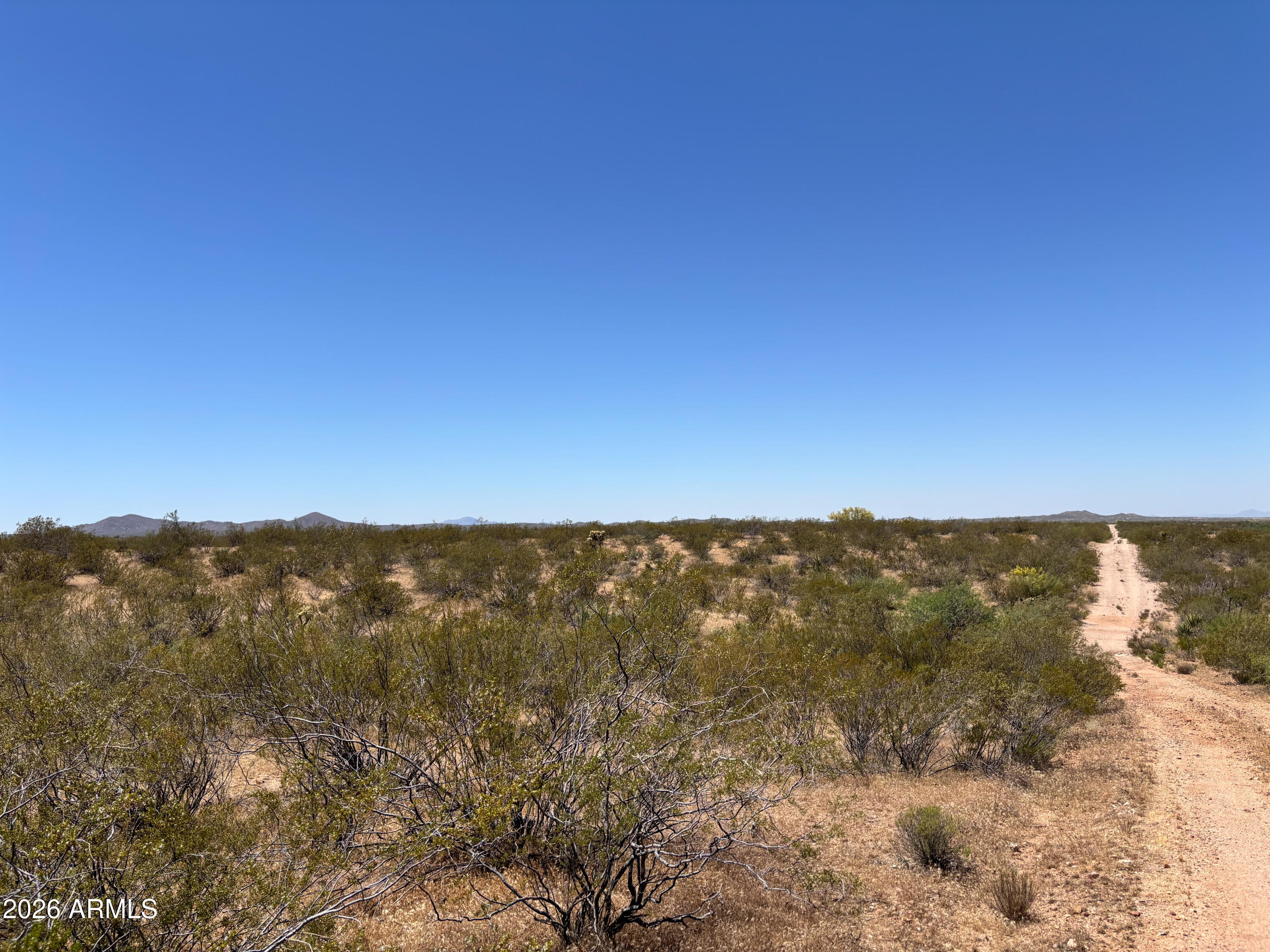 00 E Bartlett Road -