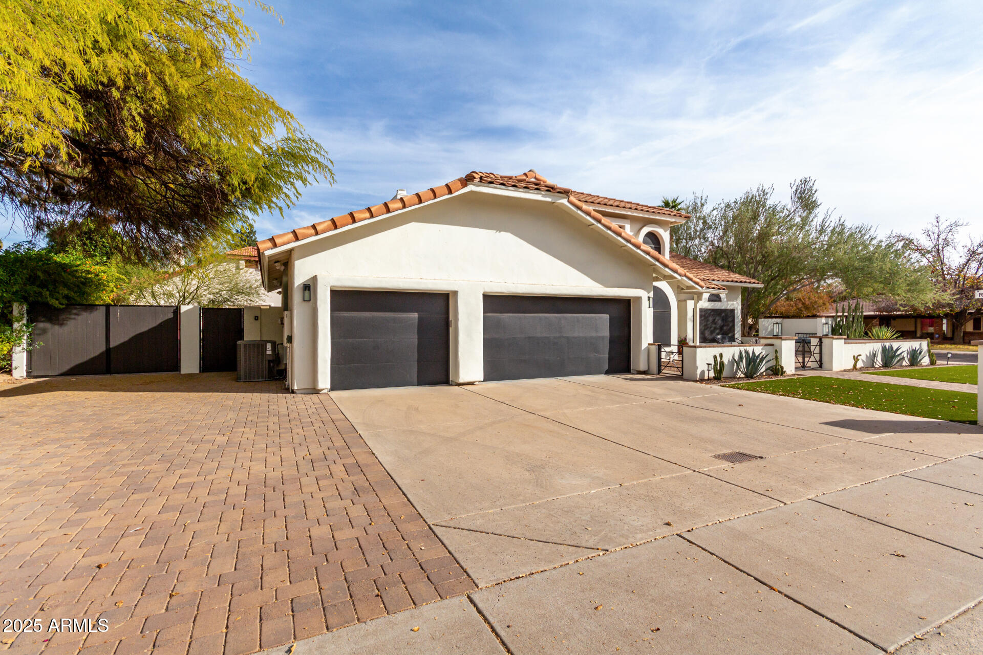 242 W ROYAL PALM Road