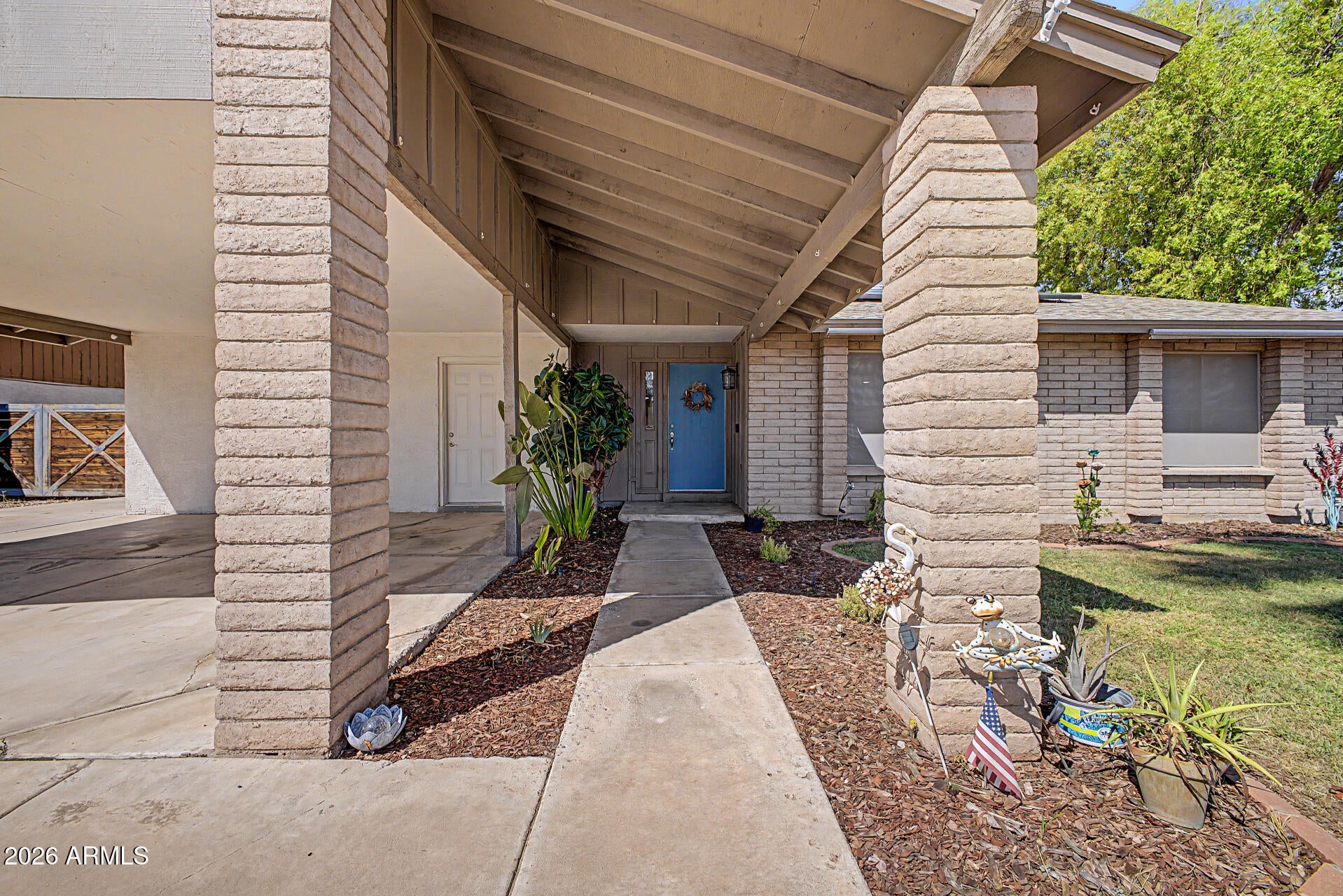 2816 W VILLA MARIA Drive