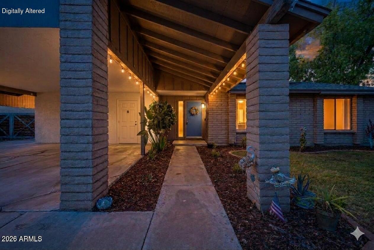 2816 W VILLA MARIA Drive