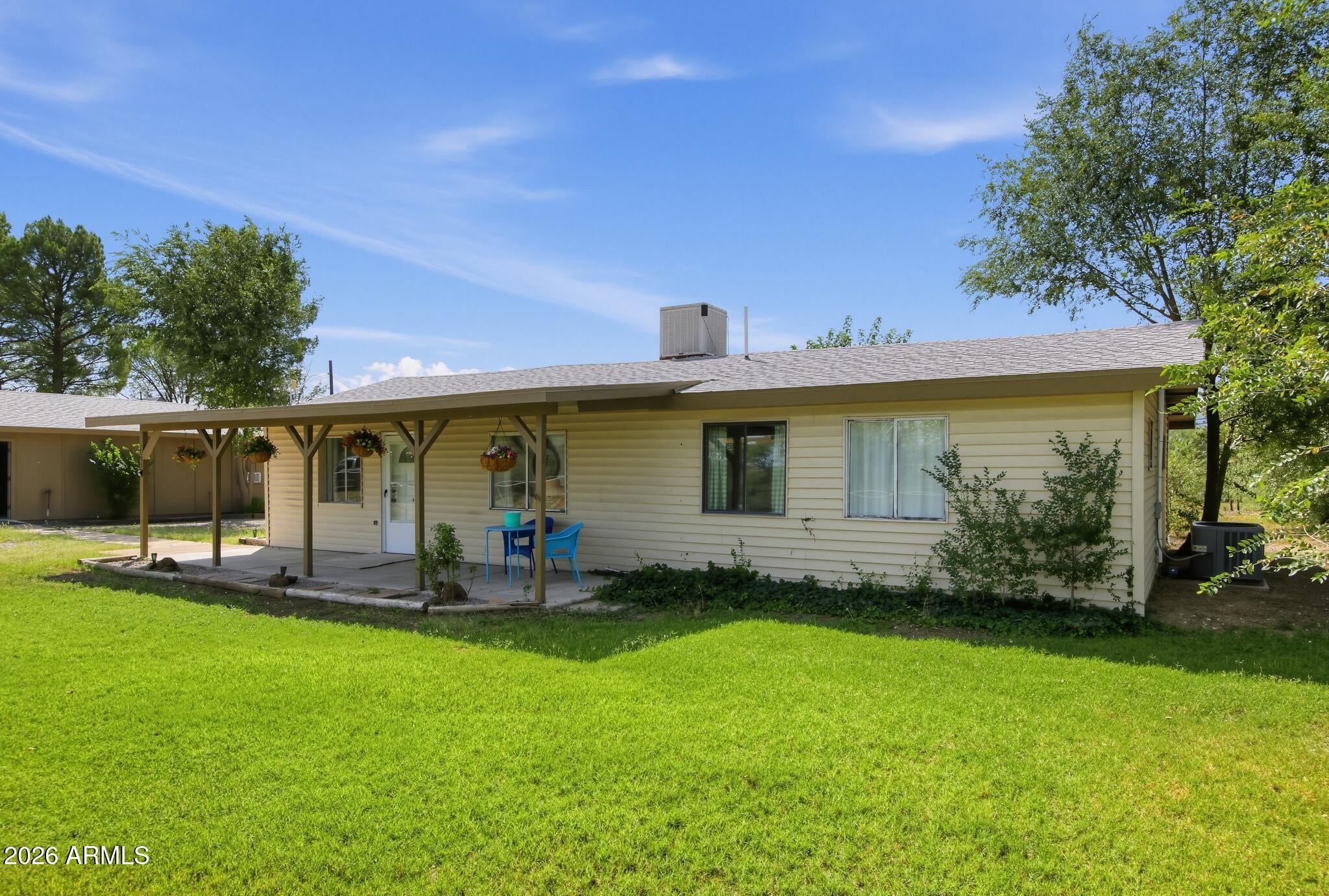 1095 E Quarterhorse Lane