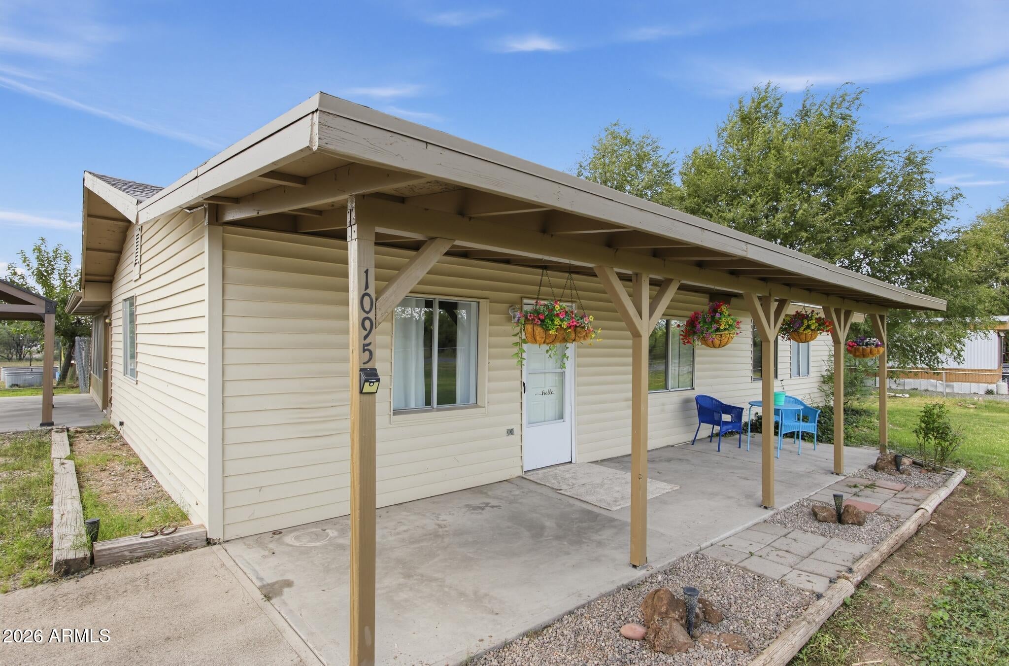 1095 E Quarterhorse Lane