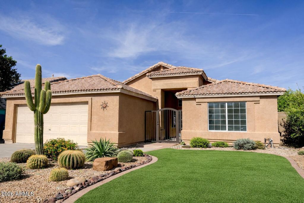 Photo of 946 W 14th Avenue, Apache Junction, AZ 85120 (MLS # 6965842)