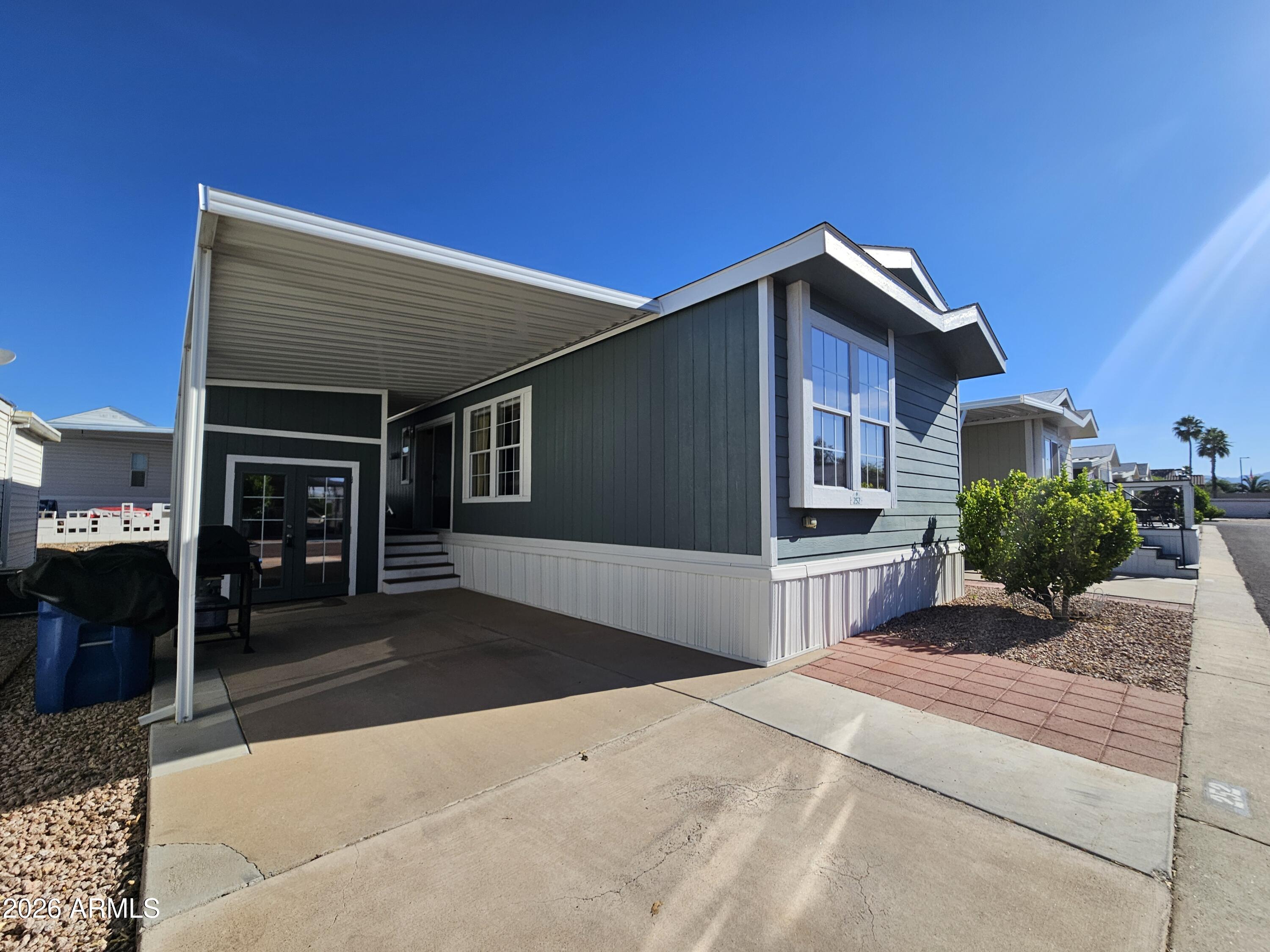 8700 E University Drive 252