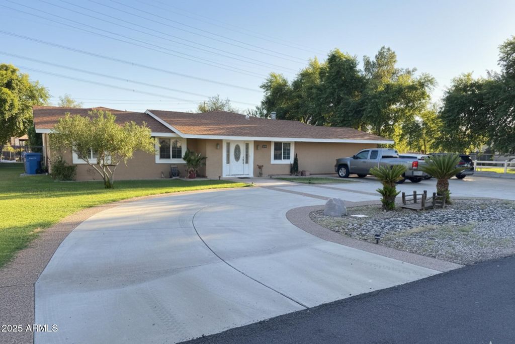 Photo of 3501 E Campbell Road, Gilbert, AZ 85234 (MLS # 6927587)