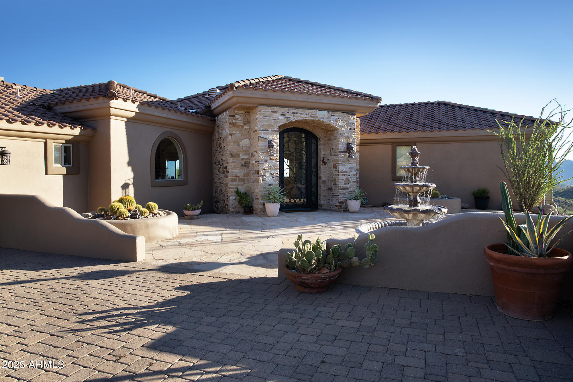 40740 N LONGHORN Drive