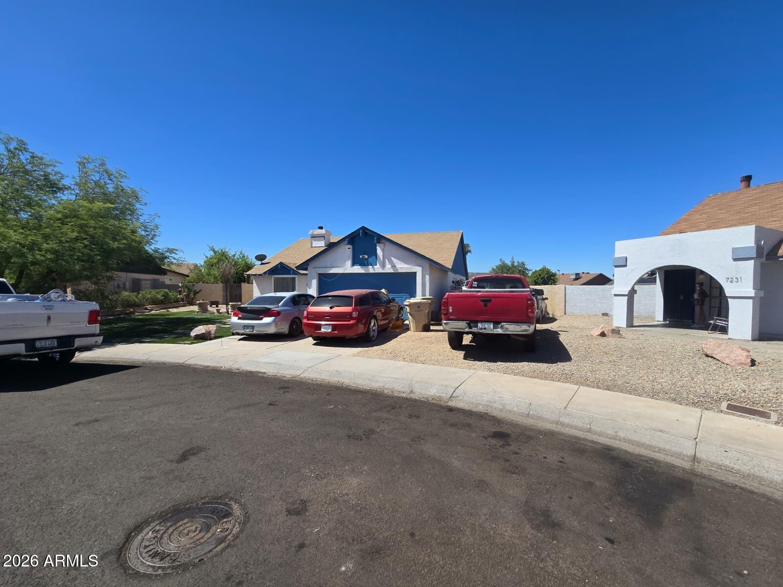 7225 W TUCKEY Lane