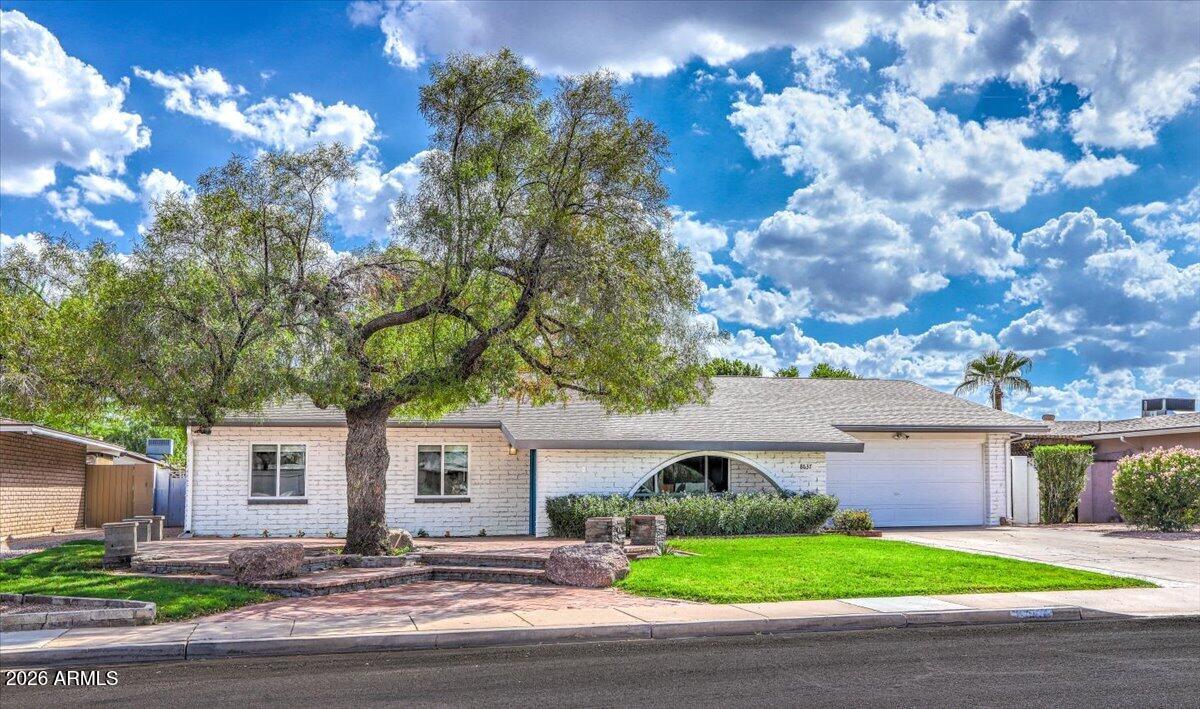 8637 E CAMELBACK Road