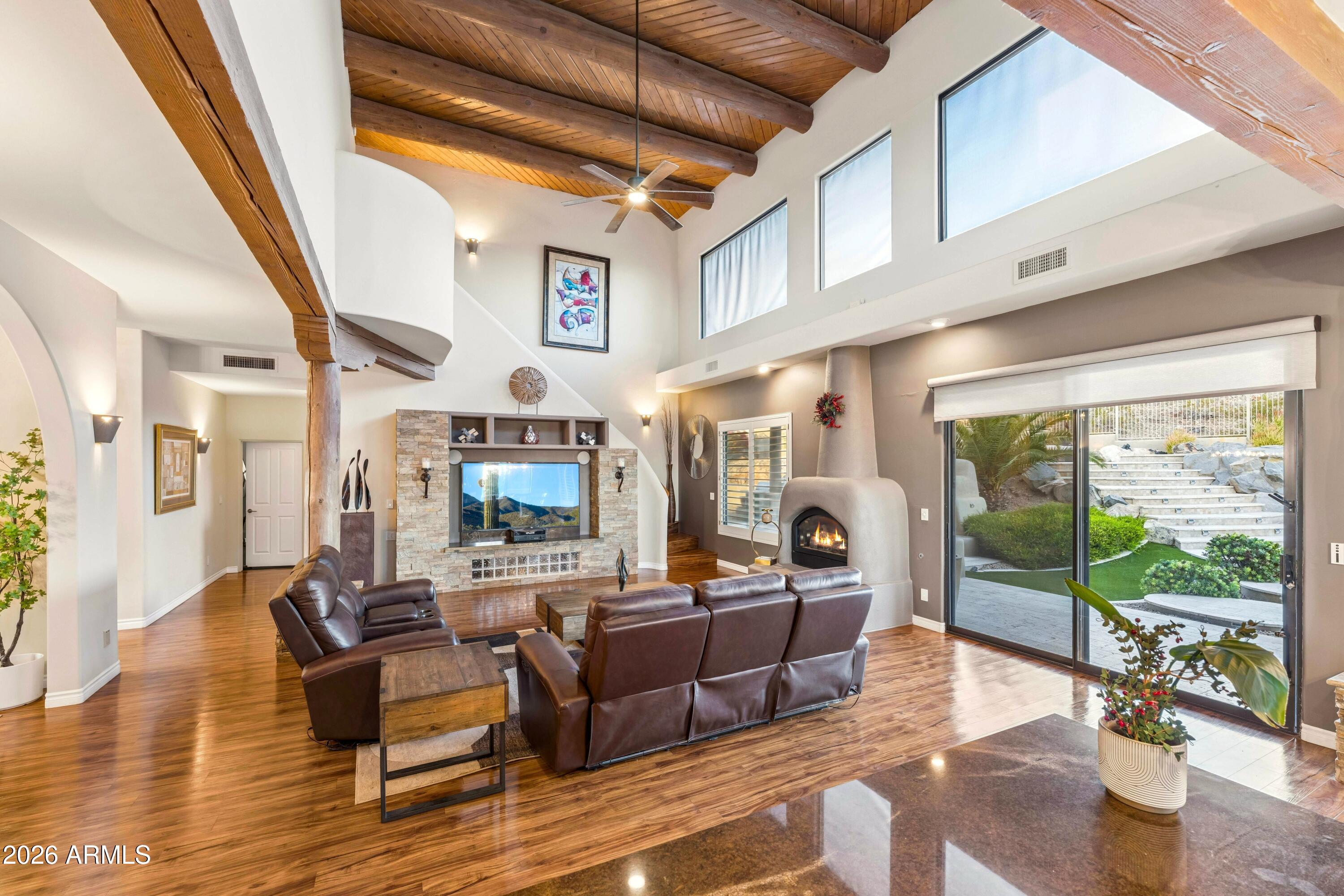 2466 E GLENHAVEN Drive