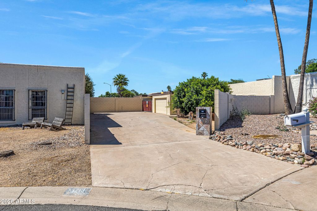 Photo of 3213 W Sahuaro Drive, Phoenix, AZ 85029 (MLS # 7026246)