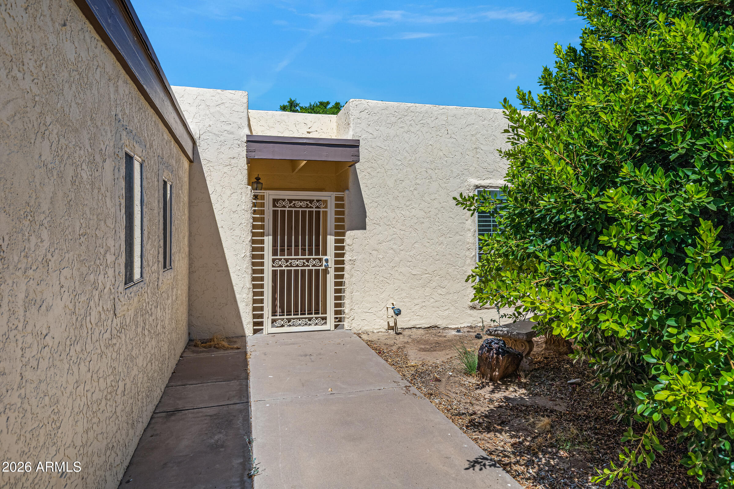 3213 W SAHUARO Drive
