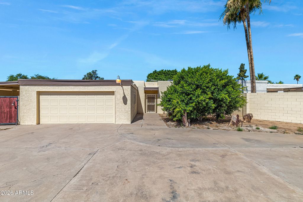 Photo of 3213 W Sahuaro Drive, Phoenix, AZ 85029 (MLS # 7026246)
