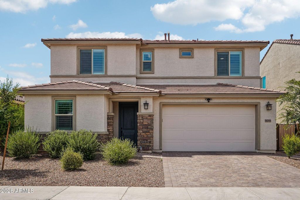 Photo of 9019 W Denton Lane, Glendale, AZ 85305 (MLS # 7031271)