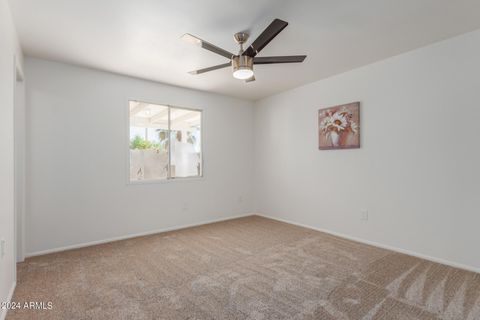 Single Family Residence in Phoenix AZ 1749 SURREY Avenue 8.jpg