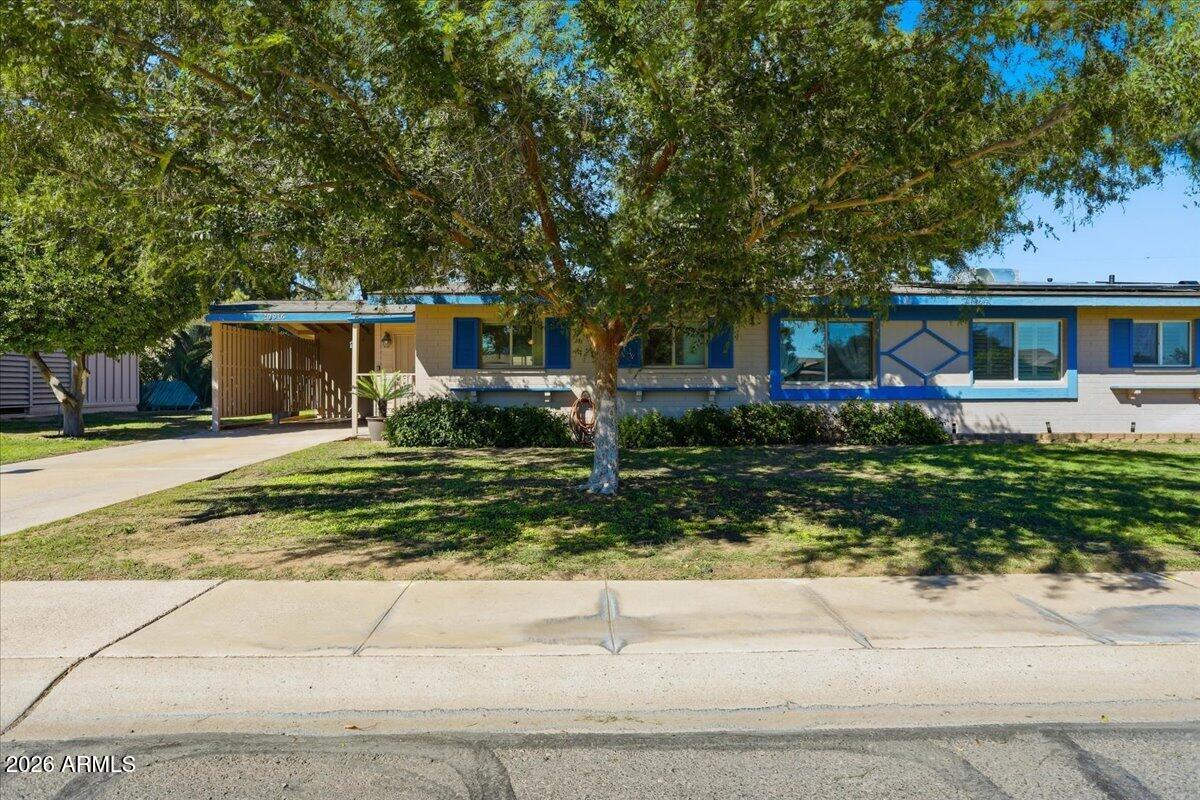 10916 W PEORIA Avenue