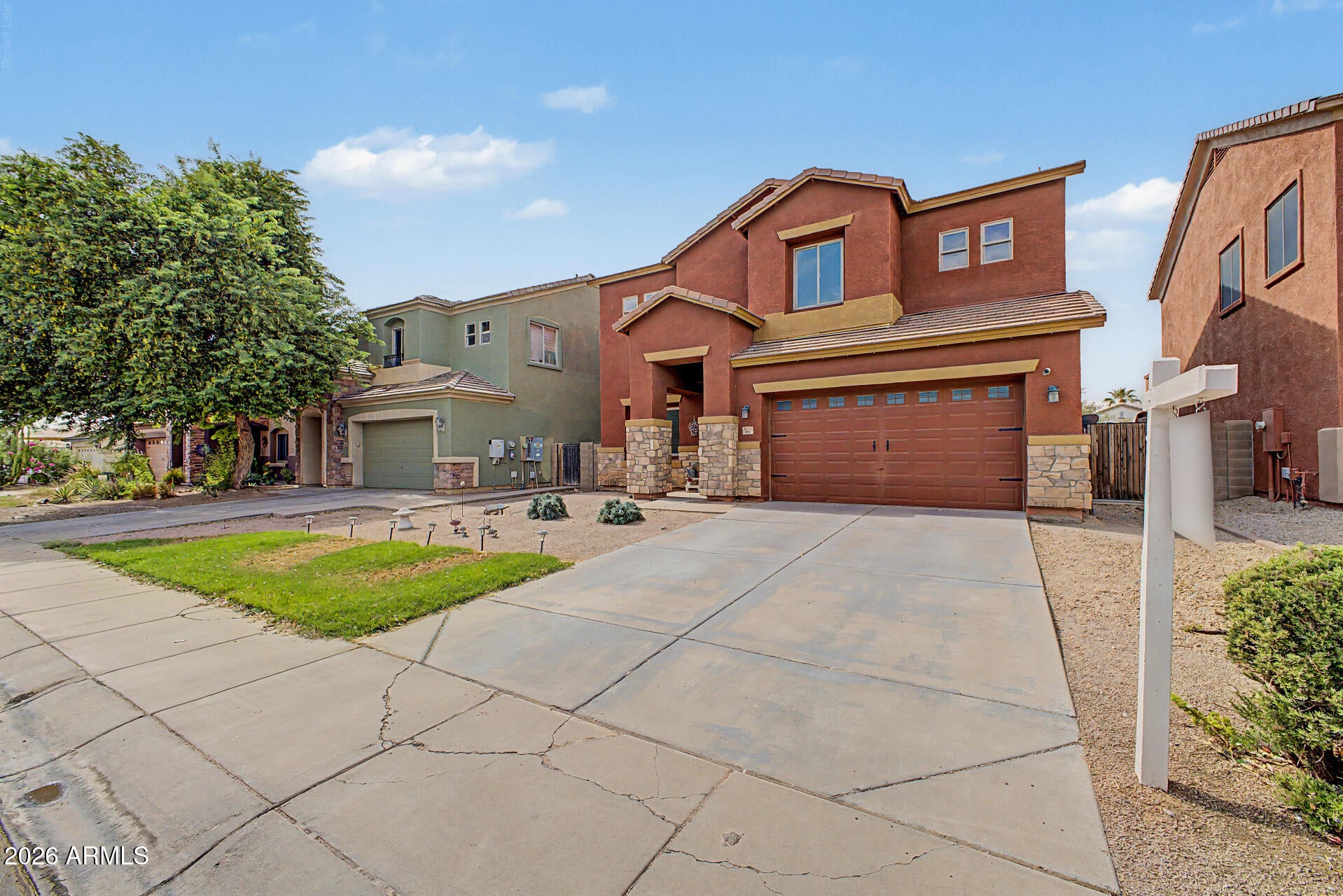 839 W SAGUARO Lane