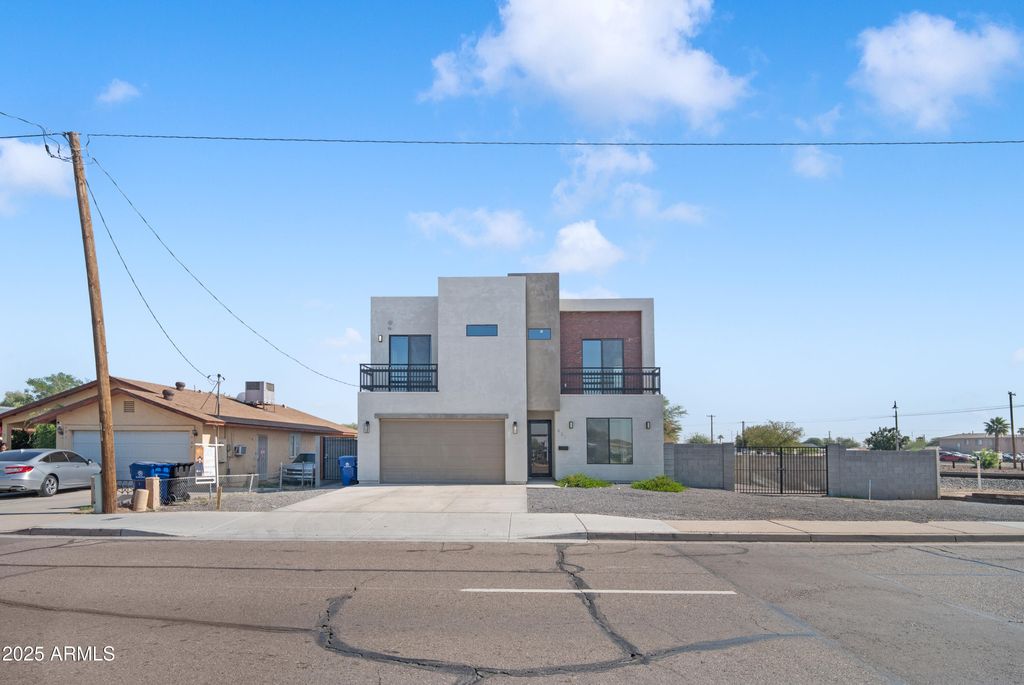 Photo of 431 S Central Avenue, Avondale, AZ 85323 (MLS # 6948502)