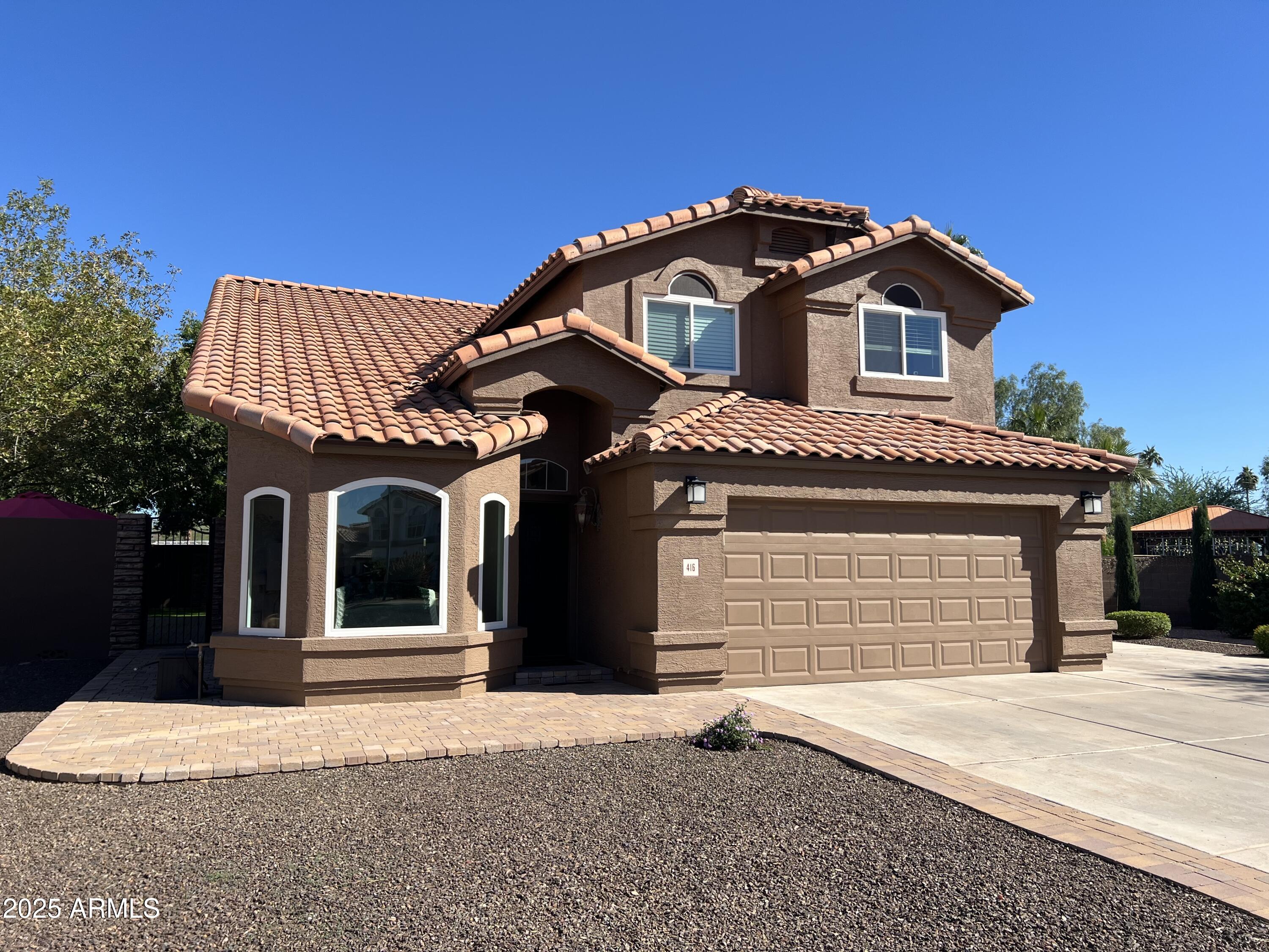 416 W Nido Circle