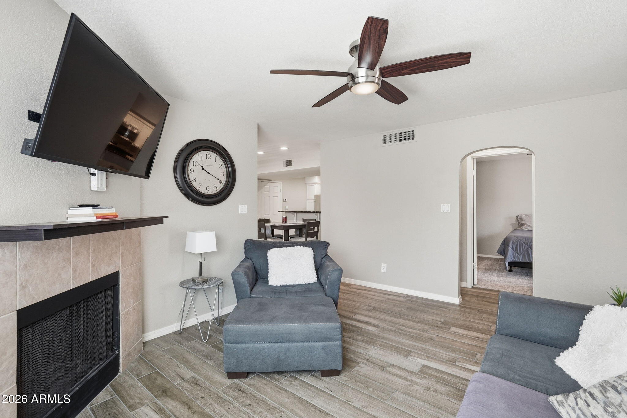 8787 E MOUNTAIN VIEW Road 1003