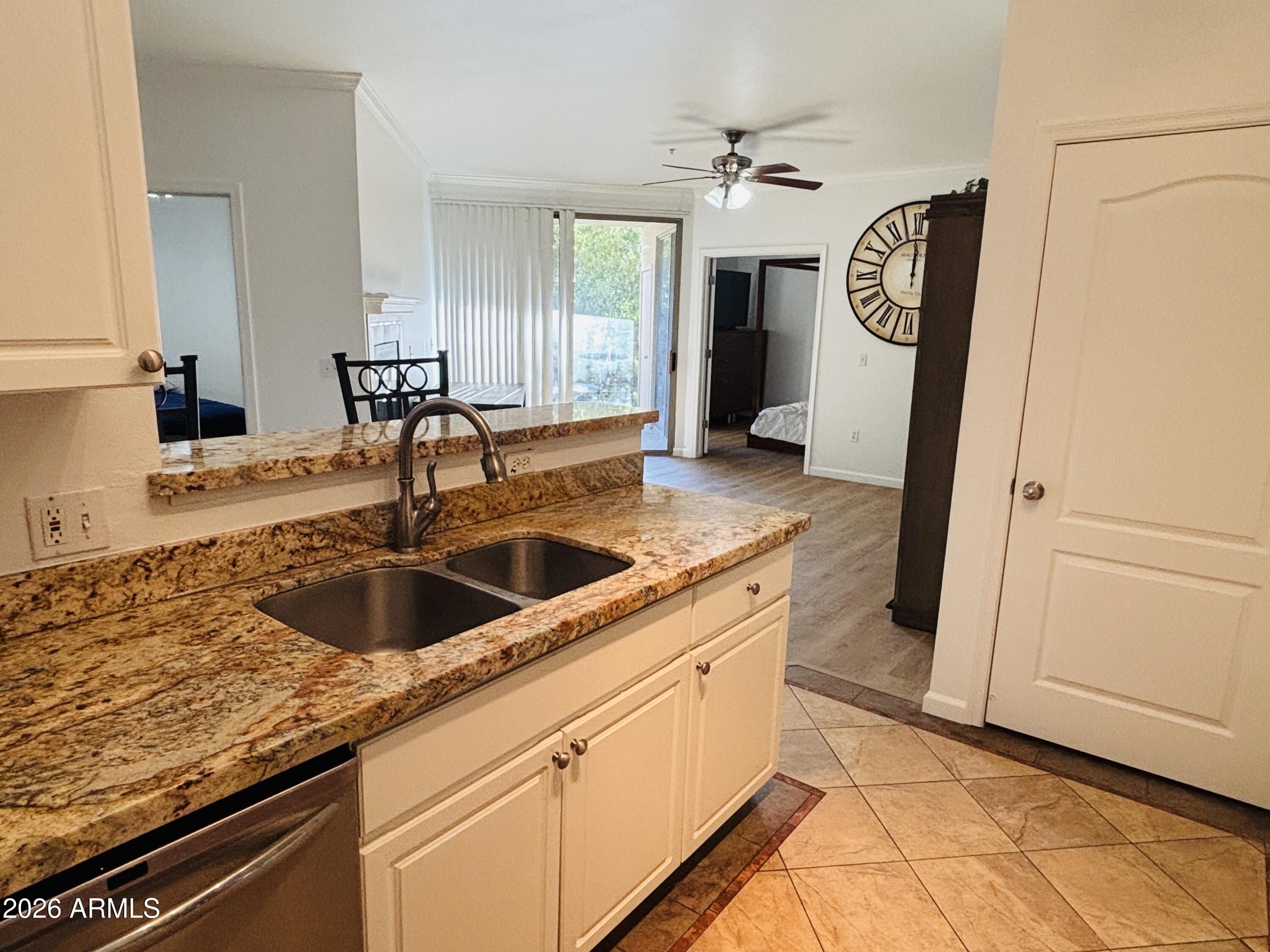 1701 E COLTER Street 337