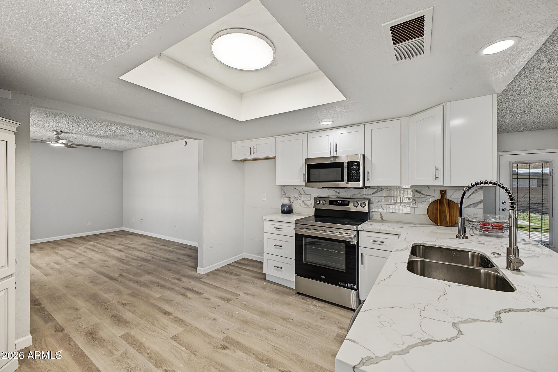 313 W PIUTE Avenue
