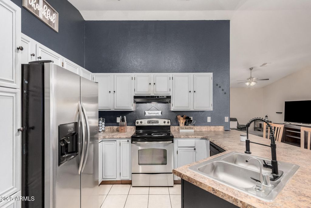 Photo of 186 N Shasta Street, Casa Grande, AZ 85122 (MLS # 6920892)