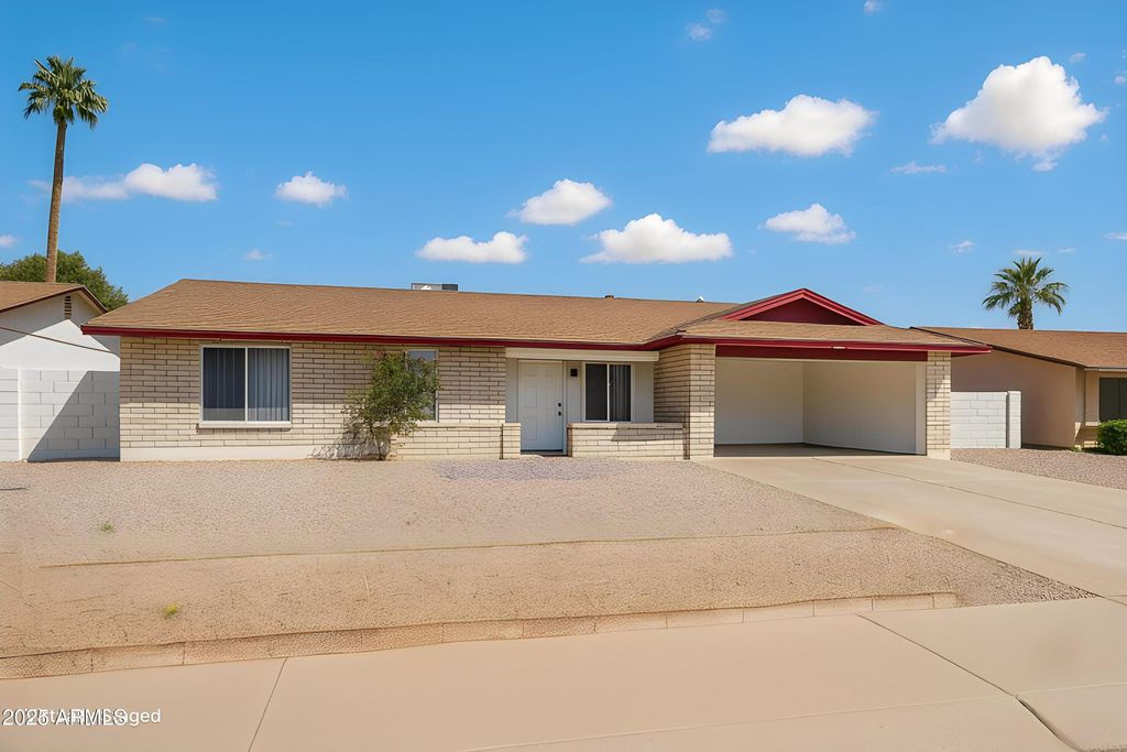 Photo of 1444 E Mcnair Drive, Tempe, AZ 85283 (MLS # 6947026)