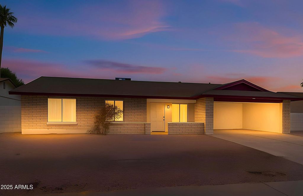 Photo of 1444 E Mcnair Drive, Tempe, AZ 85283 (MLS # 6947026)