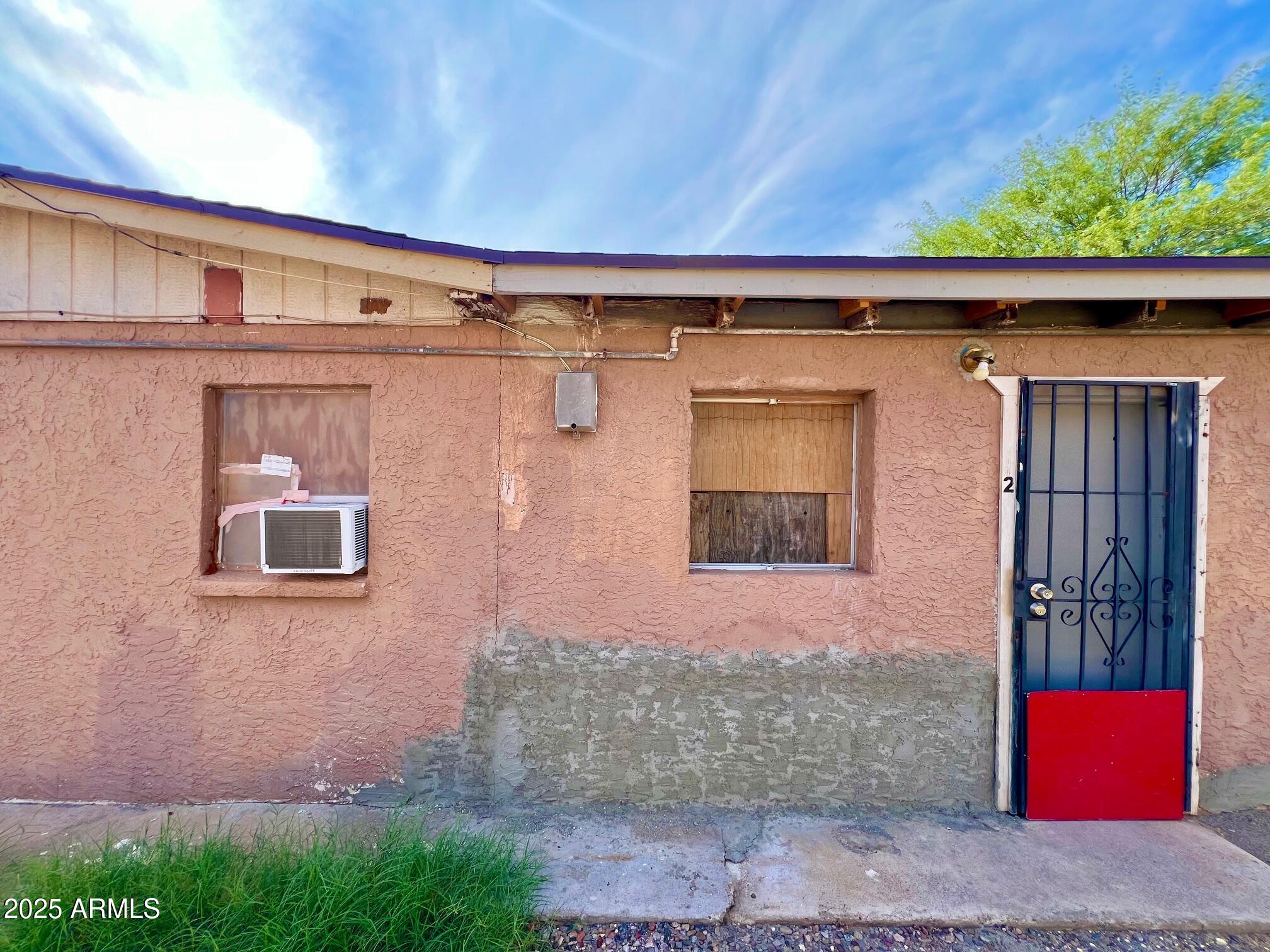 2002 W LAWRENCE Road