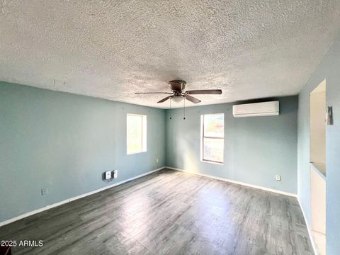 2002 W LAWRENCE Road Phoenix AZ 85015