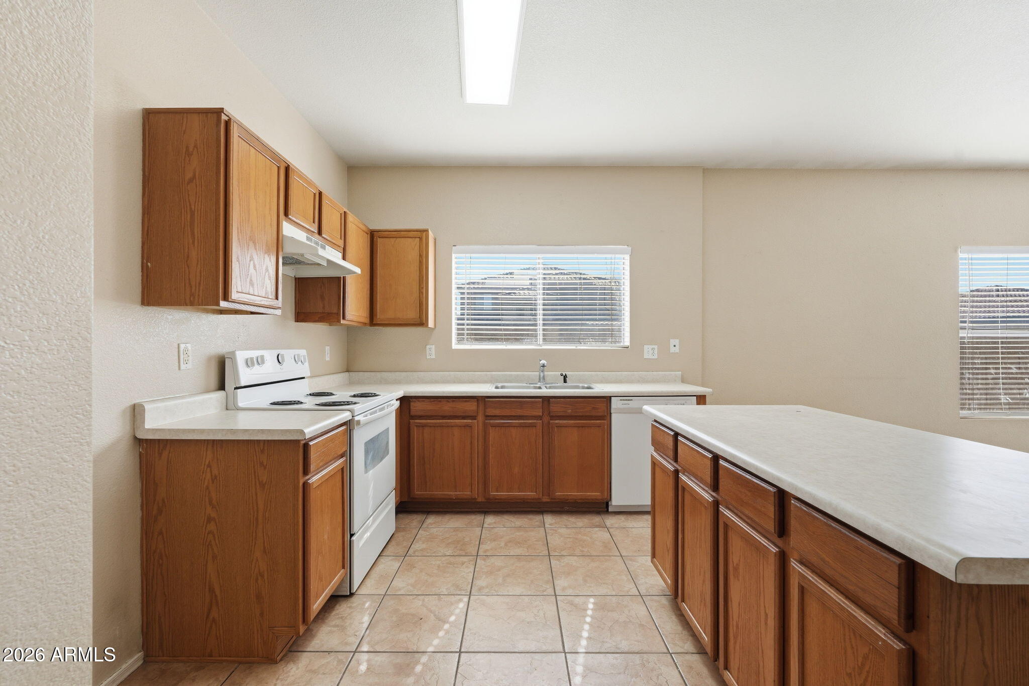 575 W SILVER REEF Court