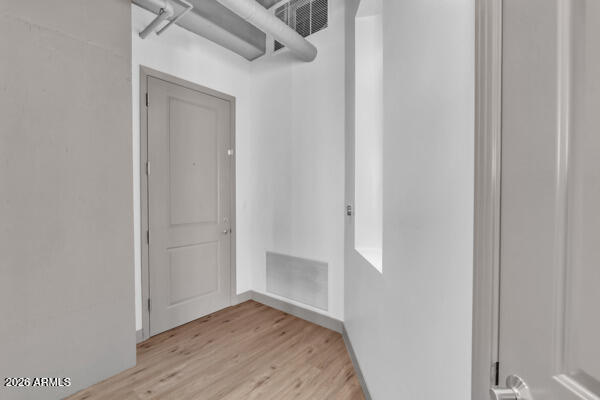 1 E LEXINGTON Avenue 809