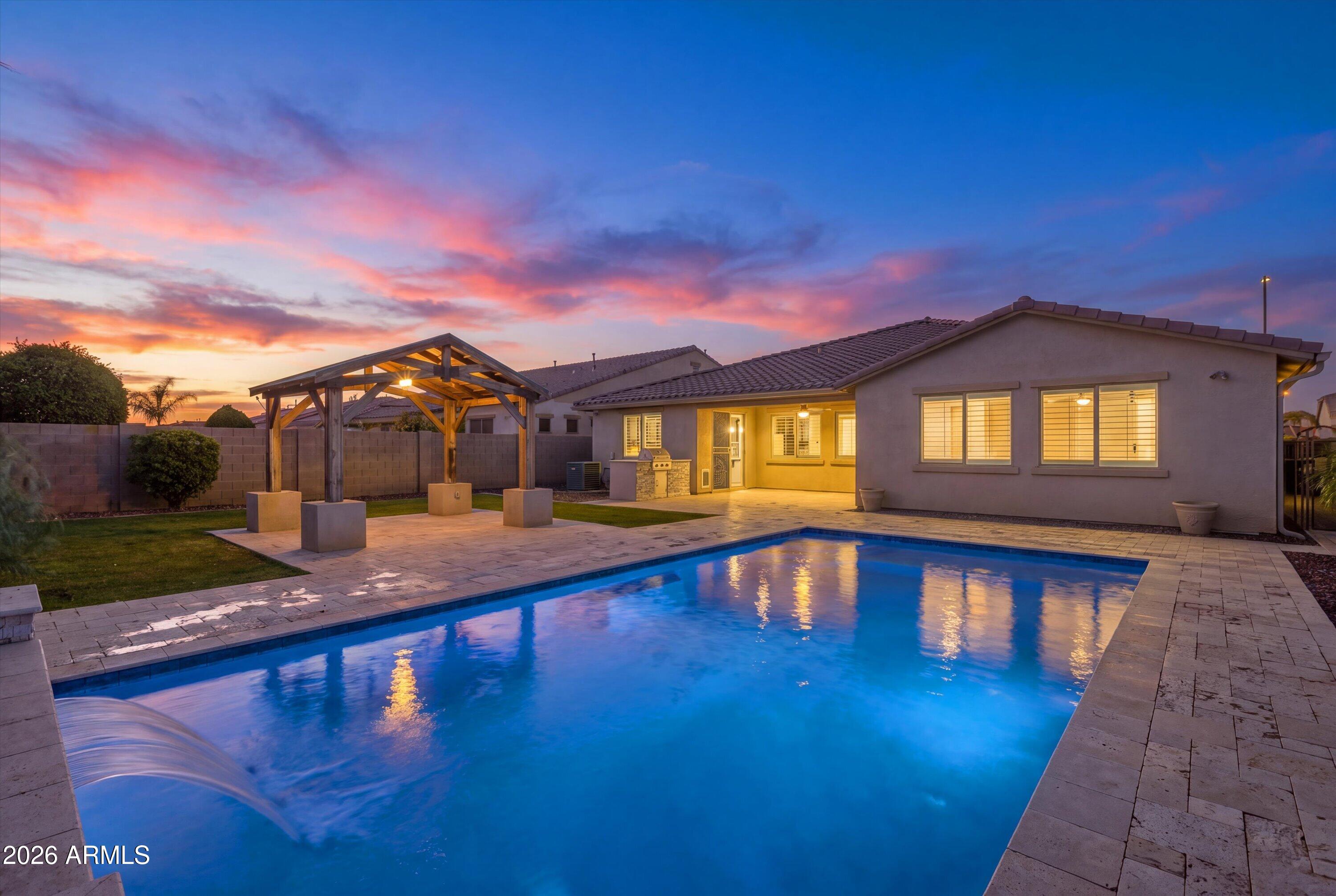 3719 E NARROWLEAF Drive