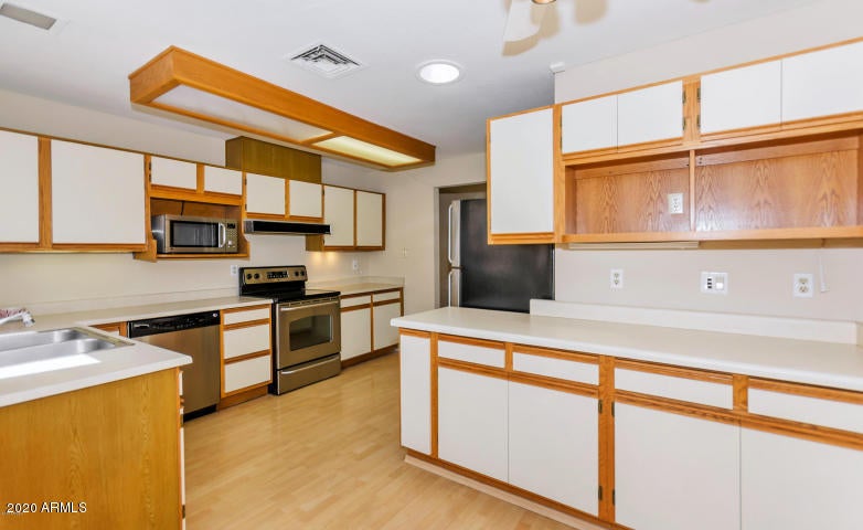 1335 N 87TH Street