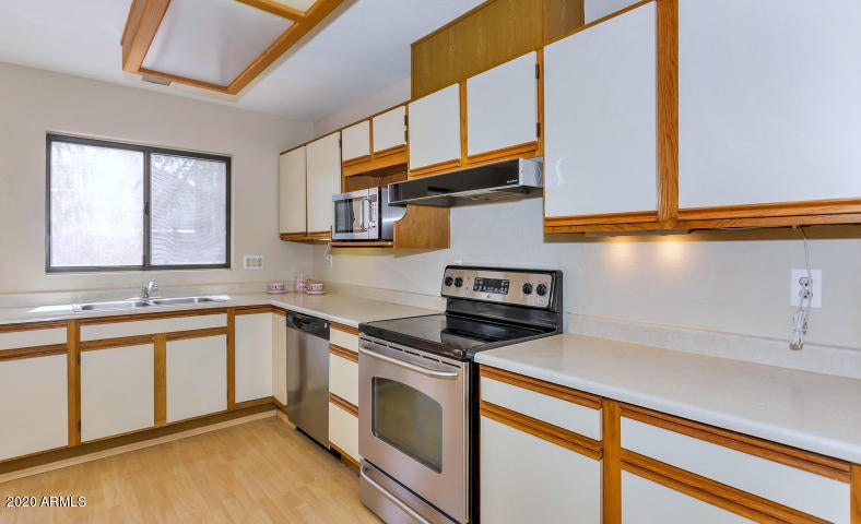 1335 N 87TH Street